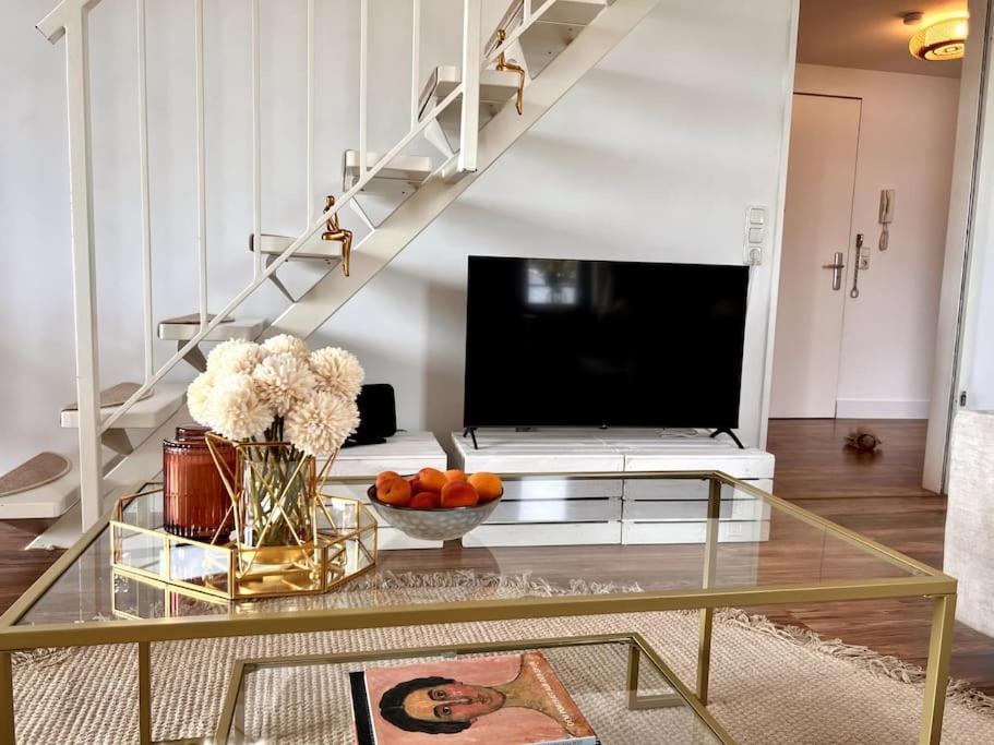 Bali Home Stylische Wohnung Mit Terrasse Schönefeld Kültér fotó
