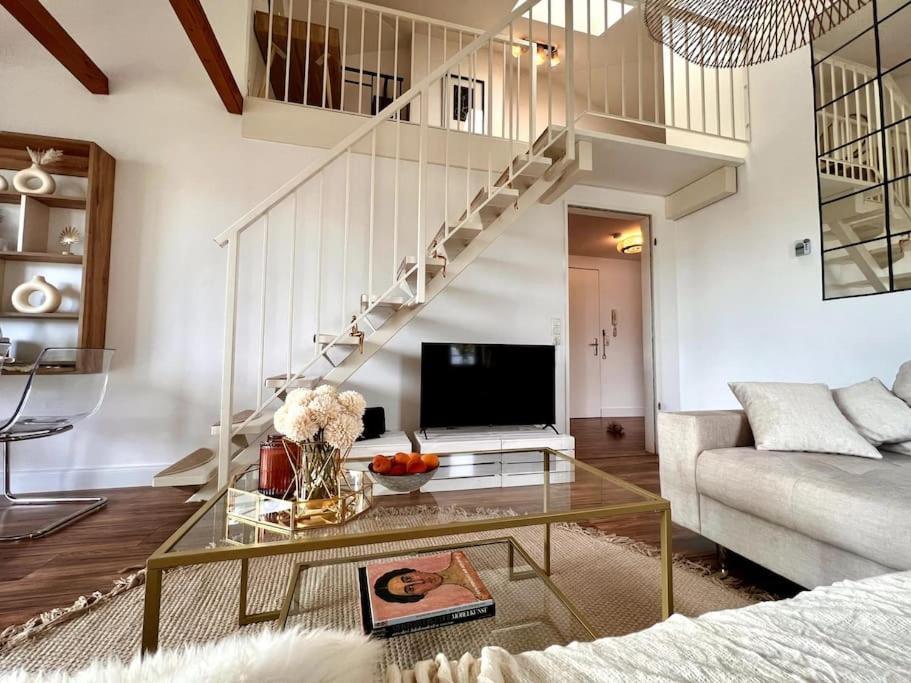 Bali Home Stylische Wohnung Mit Terrasse Schönefeld Kültér fotó